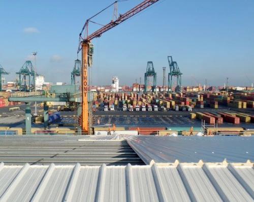 Dakwerken renovatie van industriebouw