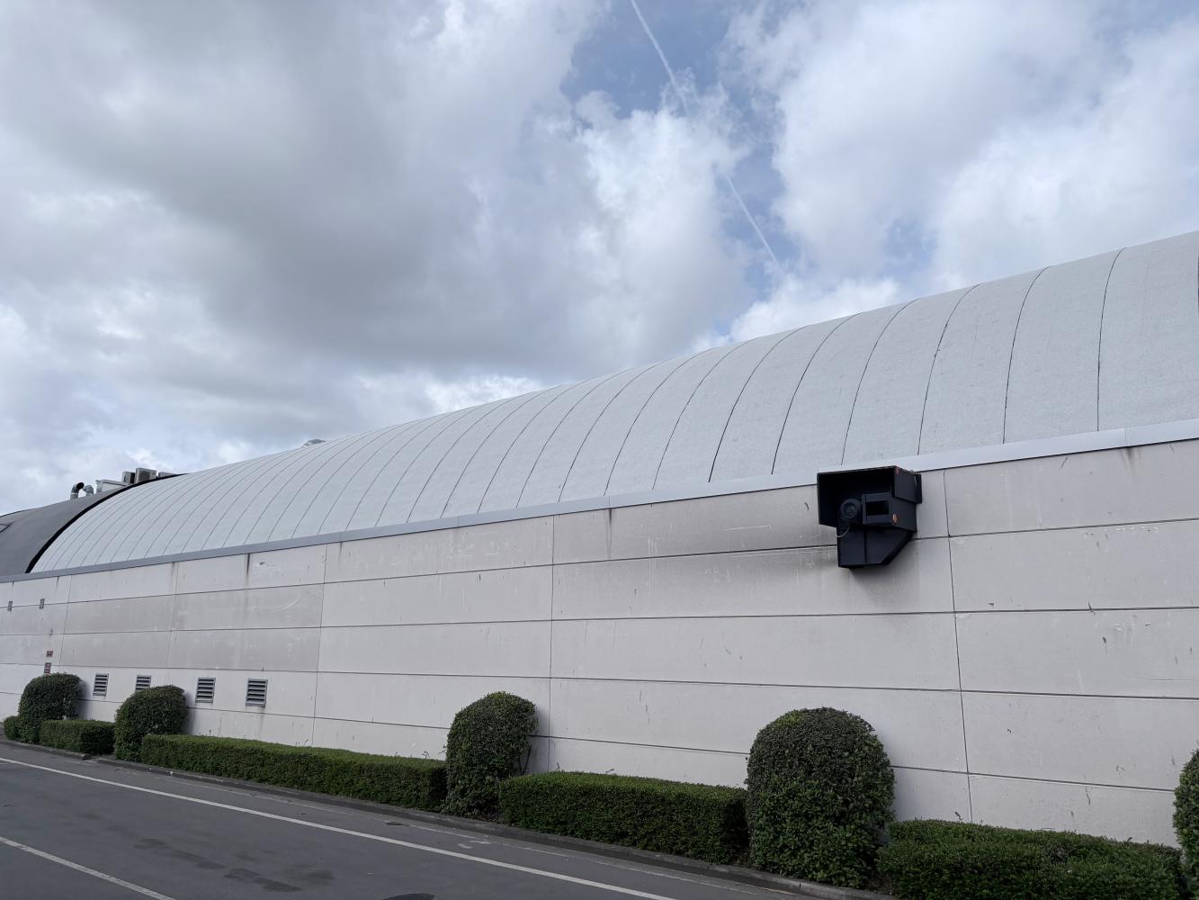 Duurzame transformatie van een industrieel parabooldak zijkant